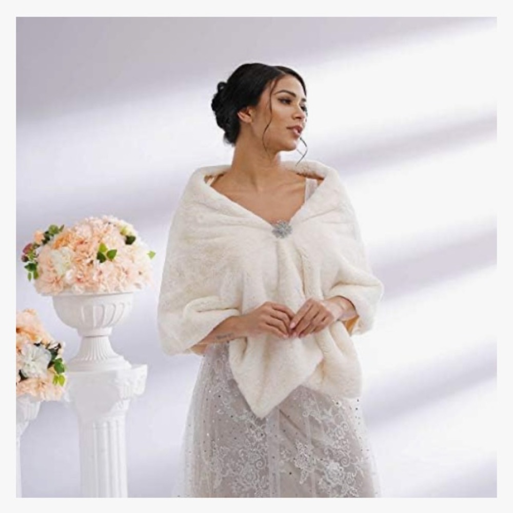 Yalice faux fur shawl